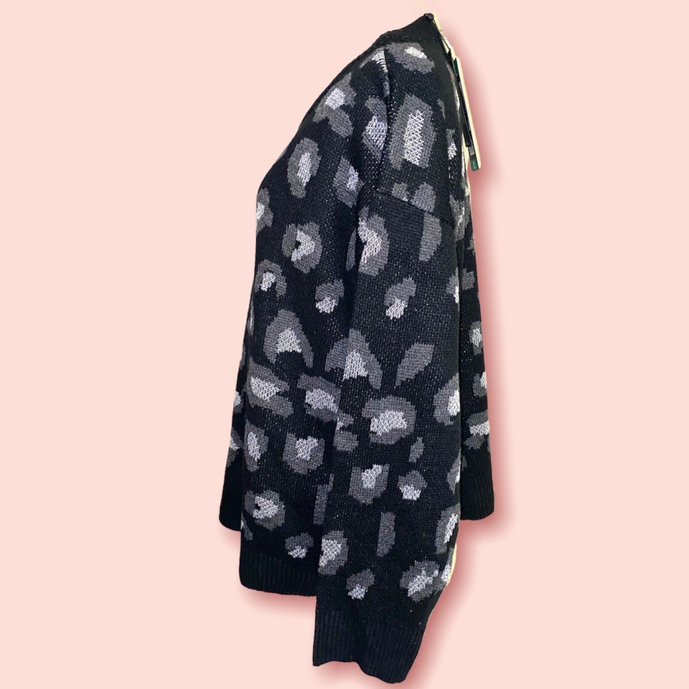 Kendall and Kylie leopard black and metallic silver sweater new w tags! Size Xl - Picture 4 of 6